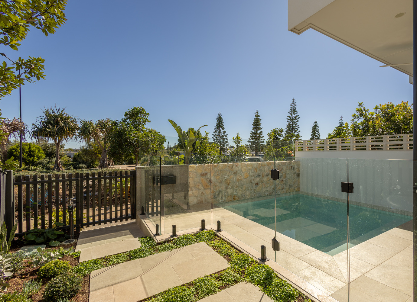 Outdoor Oasis - Bokarina Beach (3)
