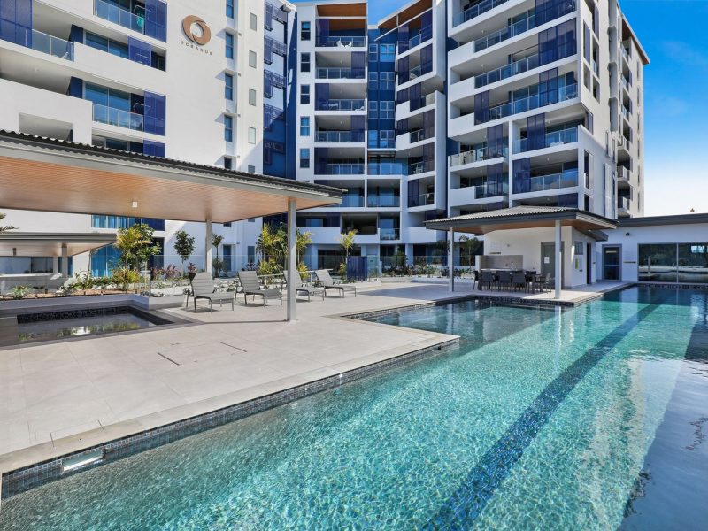 Pool and building[35] (1)